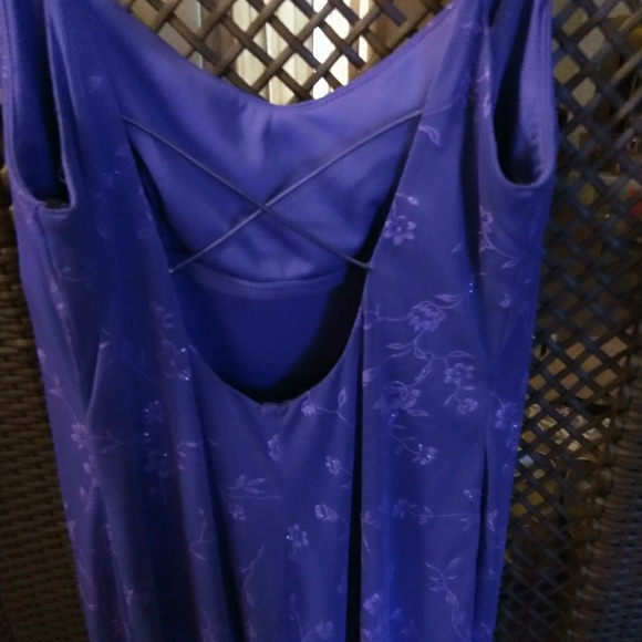 Dress - Picture 3 of 4